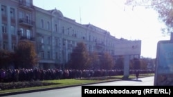 Очередь на похороны «Моторолы». Донецк, 19 октября 2016 года