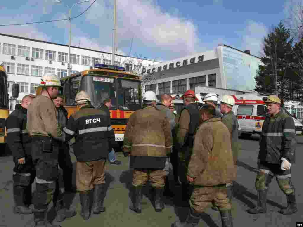  В ночь на 9 мая 2010 года на шахте "Распадская" в Кемеровской области произошли два взрыва. 