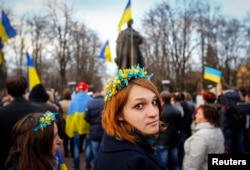 Митинг в поддержку единства Украины. Луганск, 15 апреля