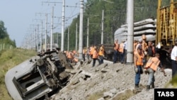 Террористы не рассчитали, что инерция вынесет вагоны за пределы железнодорожного моста