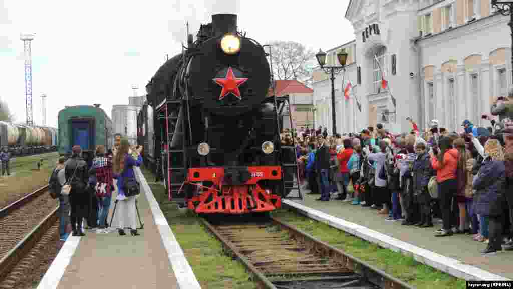 В Керчи 11 апреля, в рамках мероприятий, посвященных Дню освобождения города, состоялось прибытие на железнодорожный вокзал &laquo;Поезда Победы&raquo;